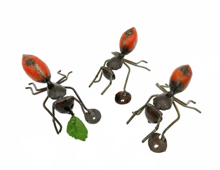 Ameisentrio aus Metall