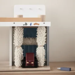 Autowerkstatt aus Holz