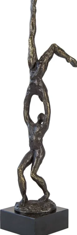 Gerard: Skulptur »Stärke zeigen«