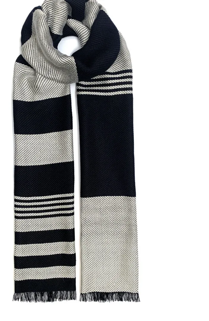 Gewebter Seidenschal Schwarz und Weiß