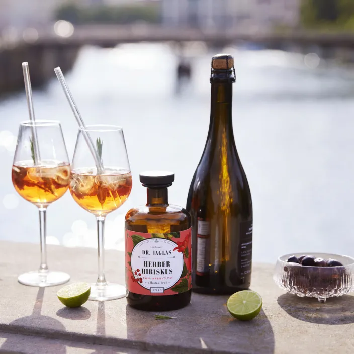 »Herber Hibiskus« (alkoholfreier Aperitif)