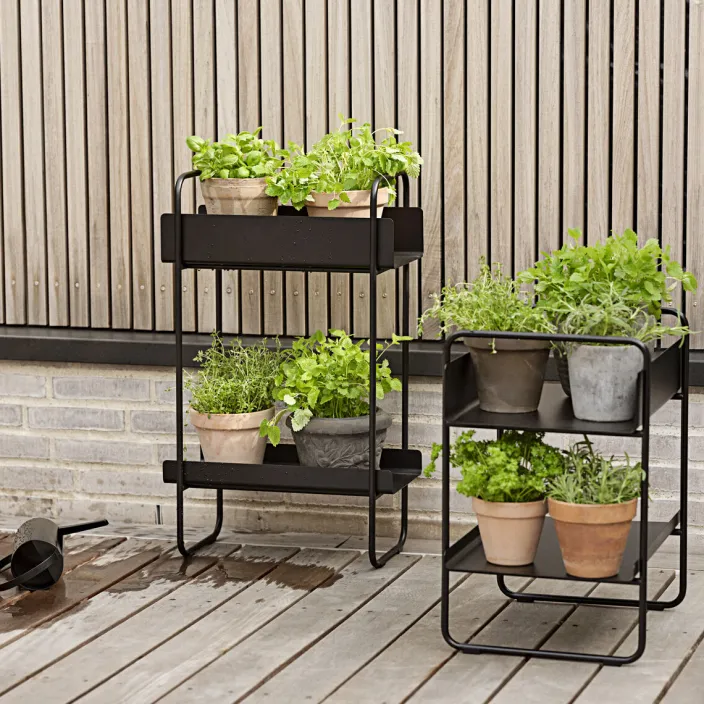 Konsolen- und Pflanztisch