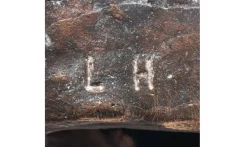 Luis Höger: Skulptur »Lesende«, Bronze