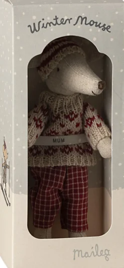 Mama Wintermaus mit Skiset