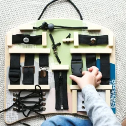 Motorikbrett Verschlüsse und Befestigung