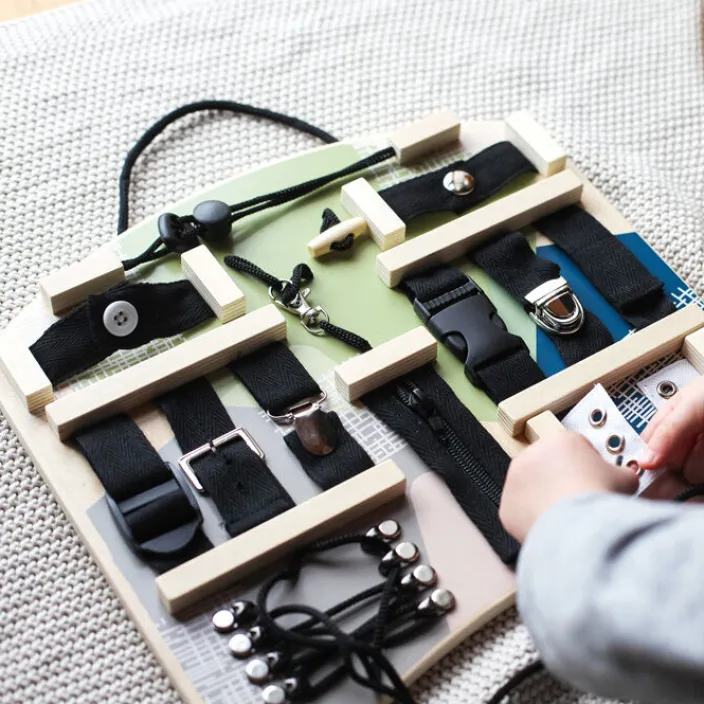 Motorikbrett Verschlüsse und Befestigung